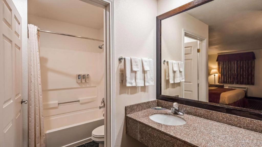 Best Western Johnson City Inn מראה חיצוני תמונה