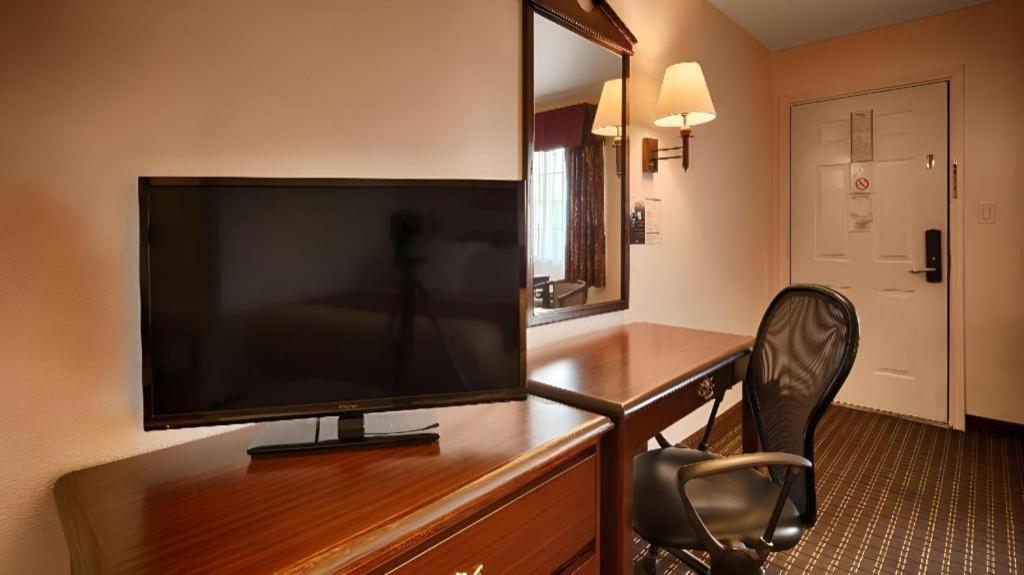 Best Western Johnson City Inn מראה חיצוני תמונה