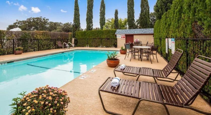 Best Western Johnson City Inn מראה חיצוני תמונה