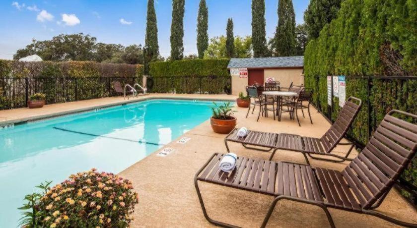 Best Western Johnson City Inn מראה חיצוני תמונה